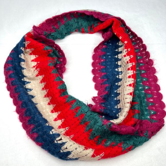 Vintage Zigzag Knit Infinity Scarf - Picture 7 of 7